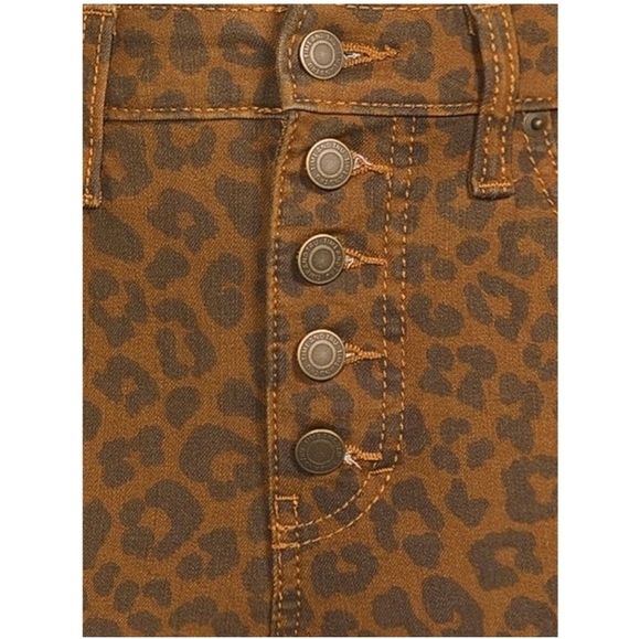 Time and Tru NEW Women's High Rise Skinny Leg Curvy Button Fly Animal Print 874 - Picture 4 of 7